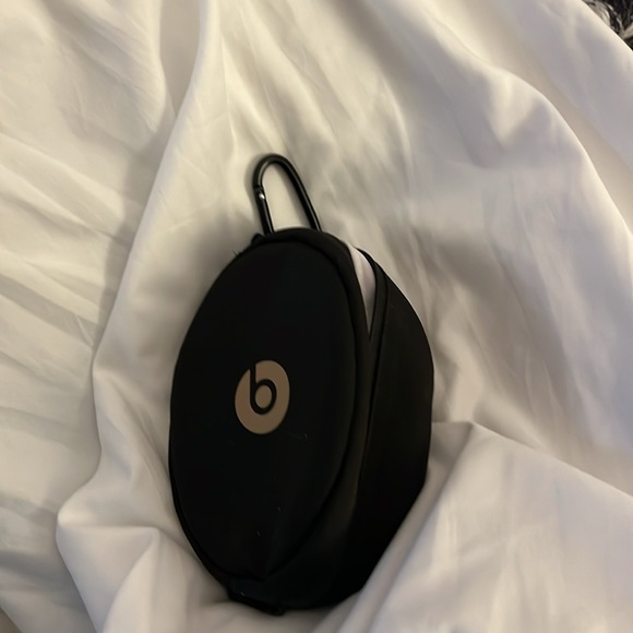 Black Beats by Dre solo pouch carrying case - Picture 2 of 5
